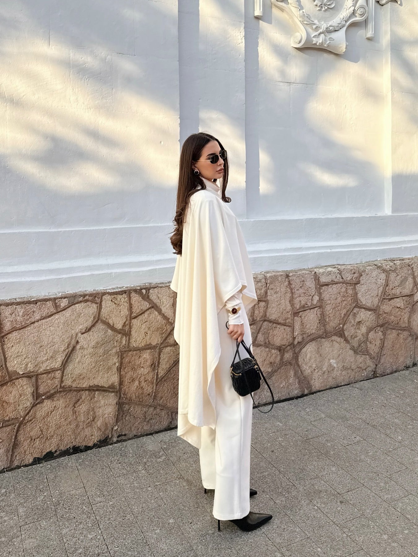 Solid Color Knitted Turtleneck Cape