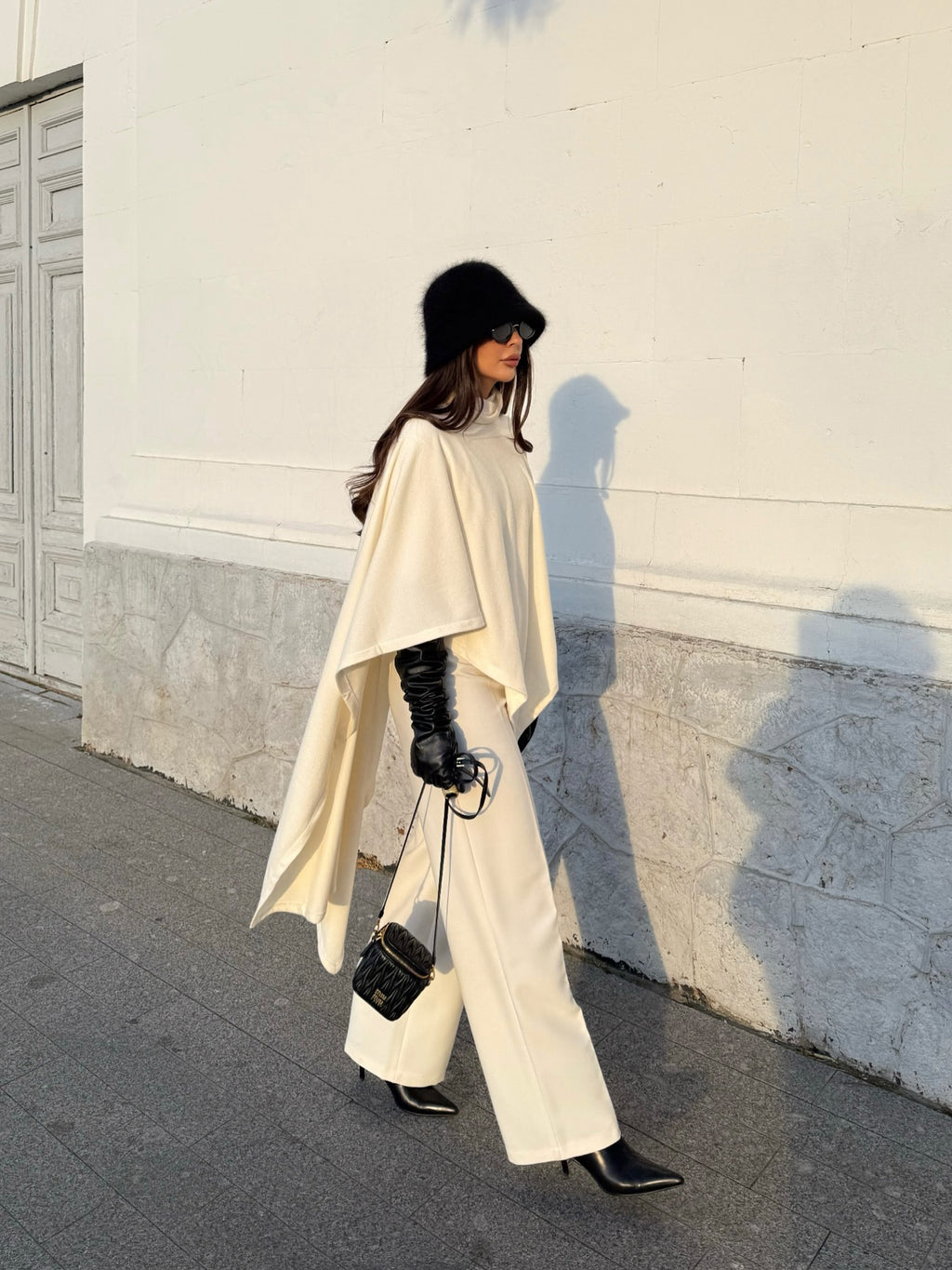 Solid Color Knitted Turtleneck Cape