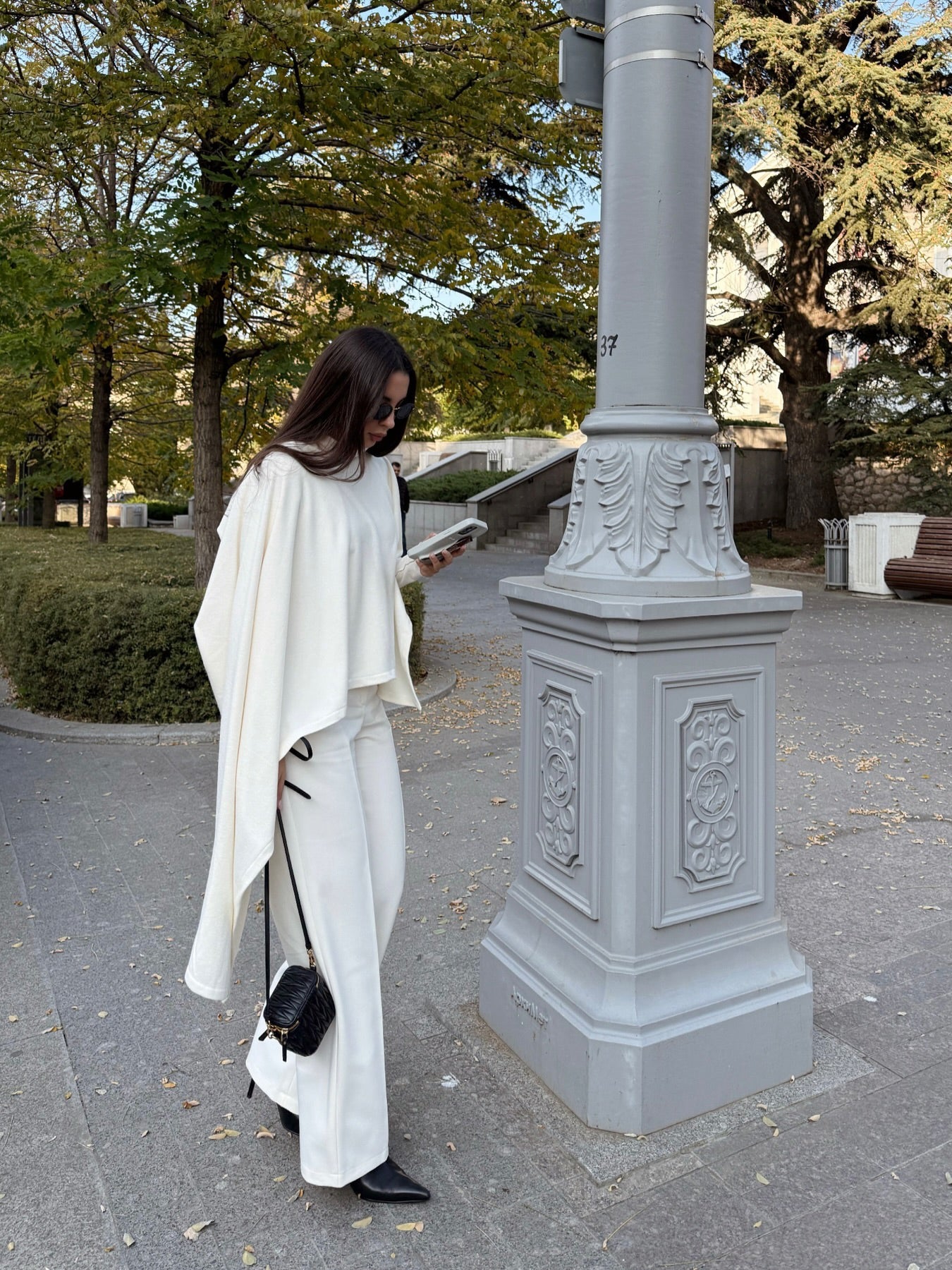 Solid Color Knitted Turtleneck Cape