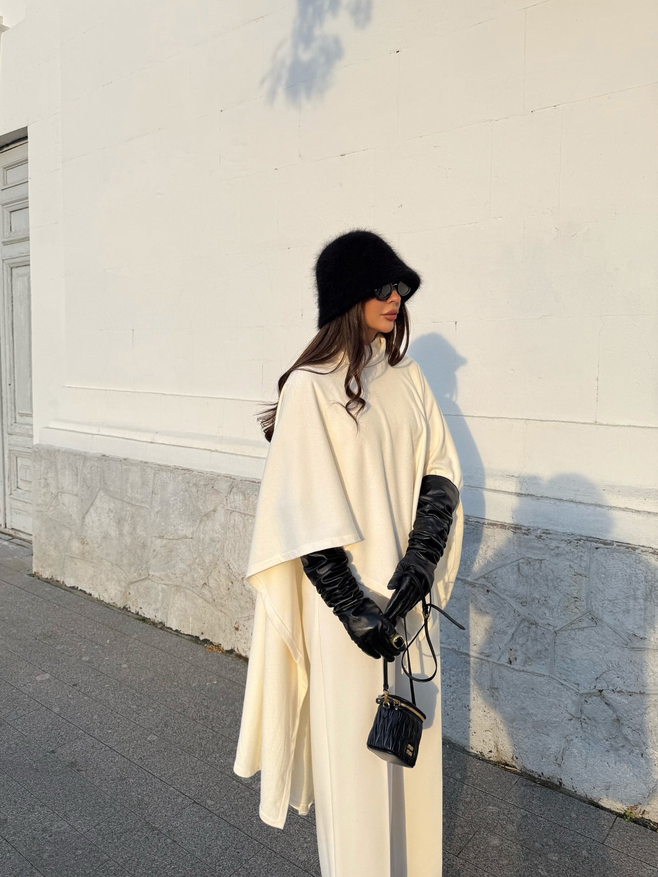 Solid Color Knitted Turtleneck Cape