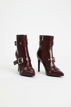 Minimalist studio shot - Women's high heels