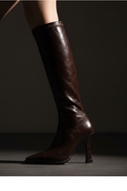 Sculptural detail - Retro elegance