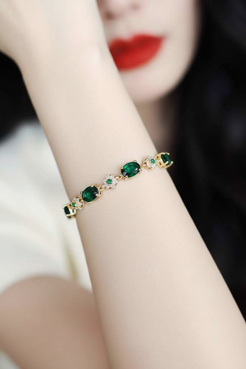 Emerald detail - High-grade craftsmanship